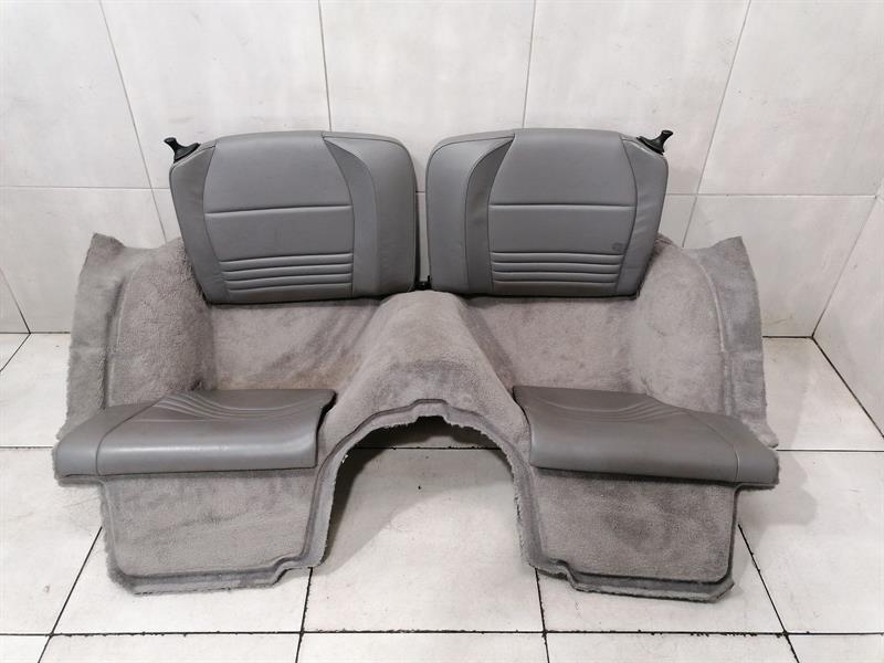 Porsche 911 (996) Porsche 911 996 rear seatpad set 99652201210 rear seat set Body type: Coupe
Fuel: Petrol