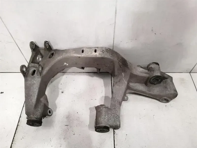 Porsche 911 (996) Porsche 911 996 Subframe Rear Right 996331156Z0 Axle Frame Rear Axle Right Body type: Coupe
Fuel: Petrol