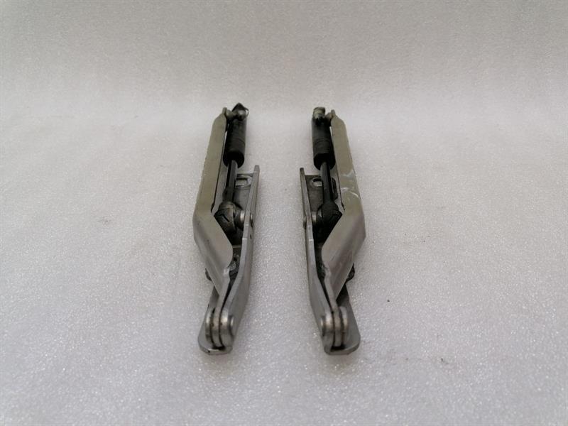 Porsche 911 (996) Porsche 911 996 Bonnet Hinge Set 996511152 Hood Hinge Set Body type: Convertible
Fuel: Petrol