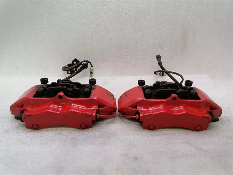 Porsche 911 (996) Porsche 911 996 Rear Brake Caliper Set 99635242560 Rear Brake Caliper Body type: Coupe
Fuel: Petrol