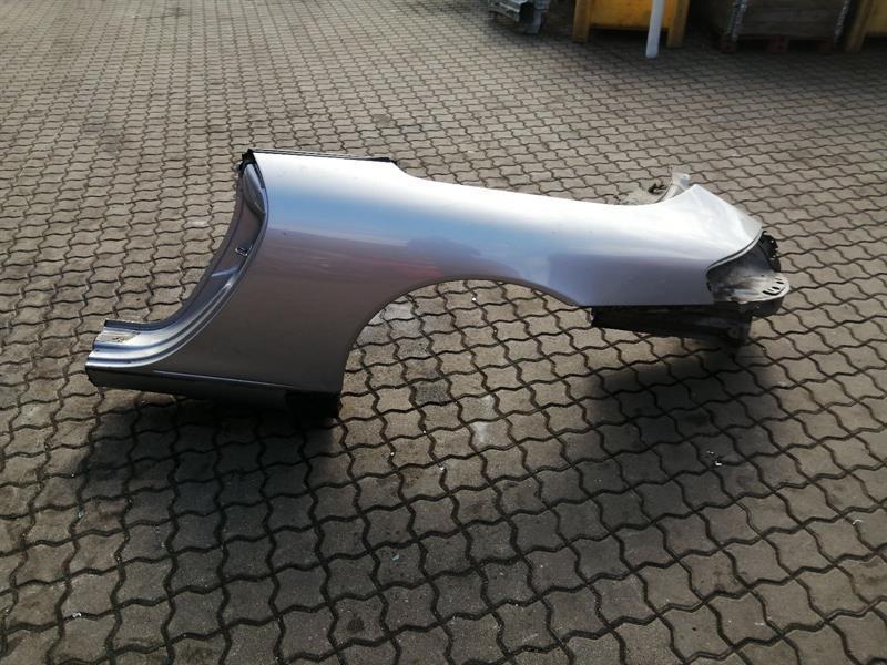 Porsche 911 (996) Porsche 911 996 Rear Left Wing 99650396103 Fenders Rear Left C2 RWD CONVERTIBLE Body type: Convertible
Fuel: Petrol