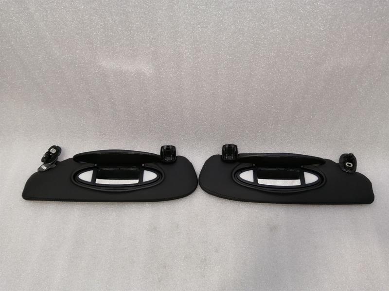 Porsche 911 (996) Porsche 911 997 sun visor set leather 99773103 sun visor set coupe XMP Body type: Coupe
Fuel: Petrol