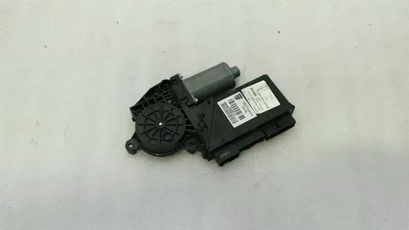 Porsche 911 (996) Porsche 911 997 door window motor 99762410206 window regulator motor Body type: Coupe
Fuel: Petrol