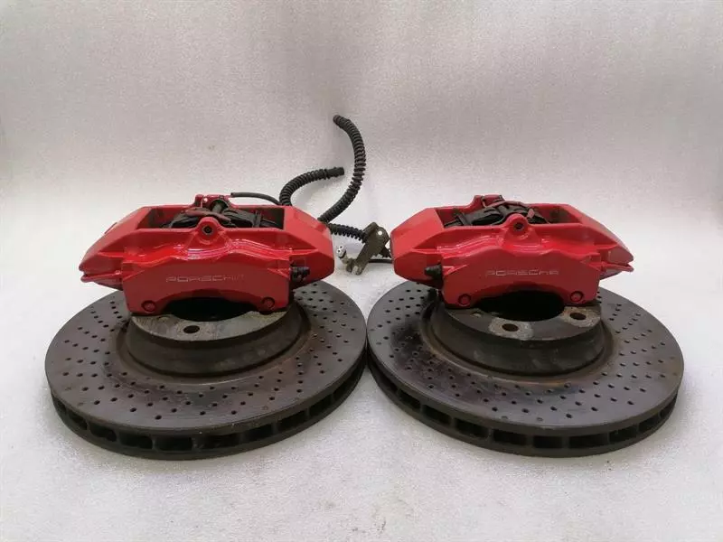 Porsche 911 (996) Porsche 911 996 brake caliper 99635142910 front set brake caliper Brembo turbo Body type: Coupe
Fuel: Petrol