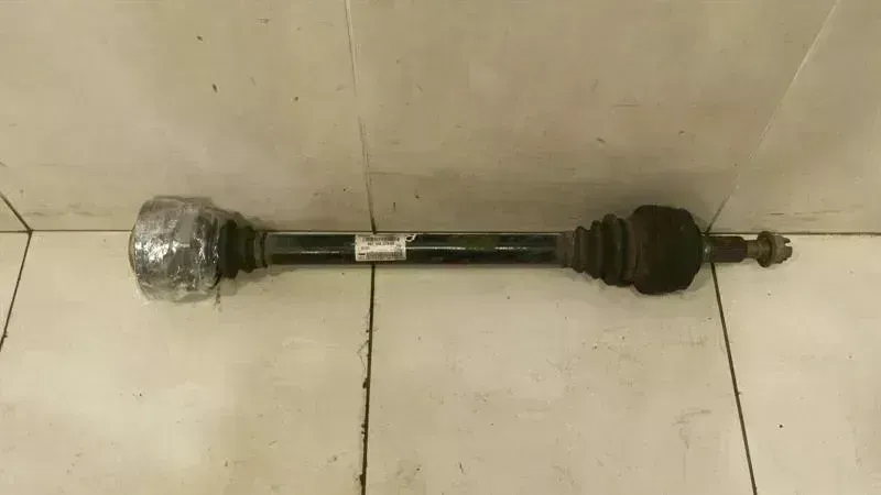 Porsche 911 (996) Porsche 911 997 left rear drive shaft 99733202402 drive shaft rear left Body type: Coupe
Fuel: Petrol