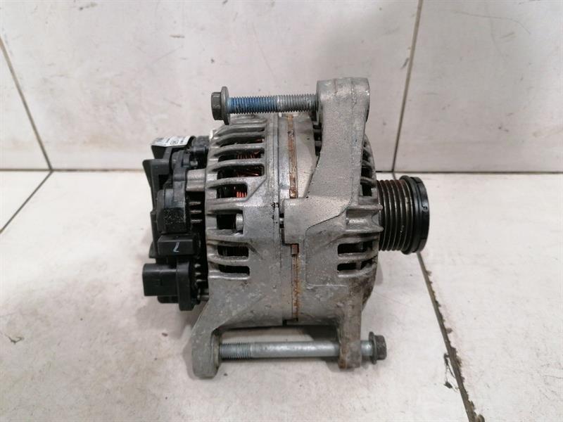 Porsche 911 (996) Porsche 911 996 Alternator 99760301206 Alternator Body type: Coupe
Fuel: Petrol