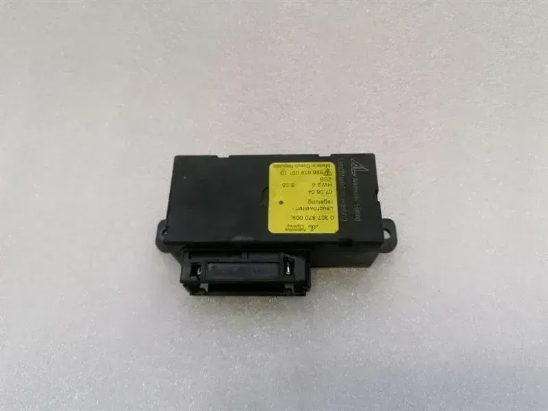Porsche 911 (996) Porsche 911 996 electronic module 99661805110 control unit light module xenon Body type: Coupe
Fuel: Petrol