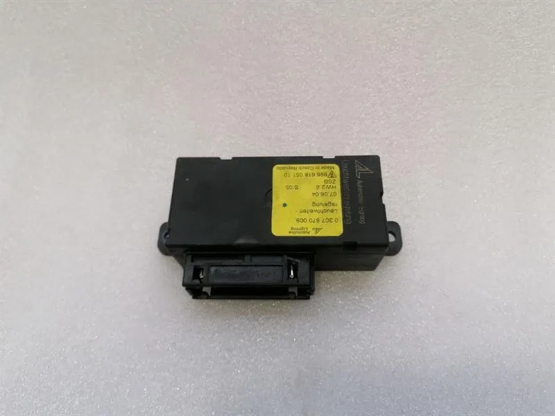 Porsche 911 996 electronic module 99661805110 control unit light module xenon