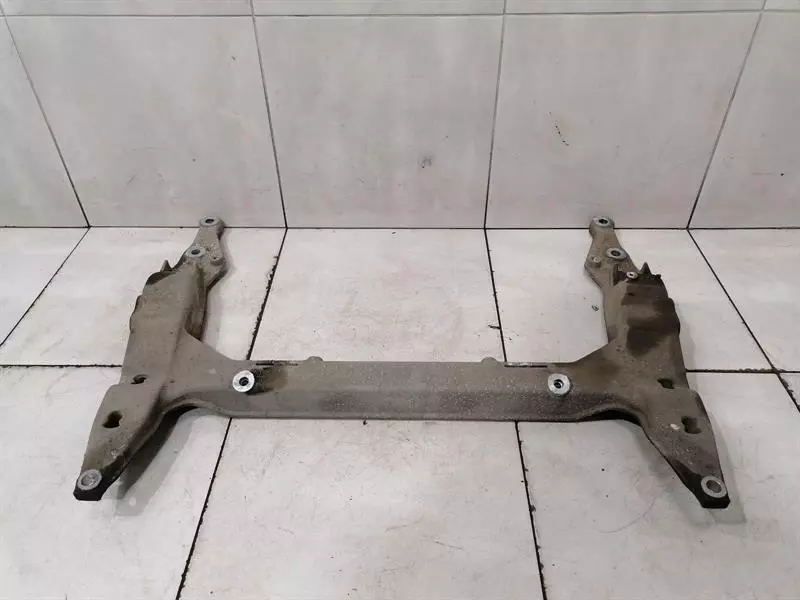 Porsche 911 (996) Porsche 911 996 beam subframe front 99634108114 front axle carrier Body type: Convertible
Fuel: Petrol