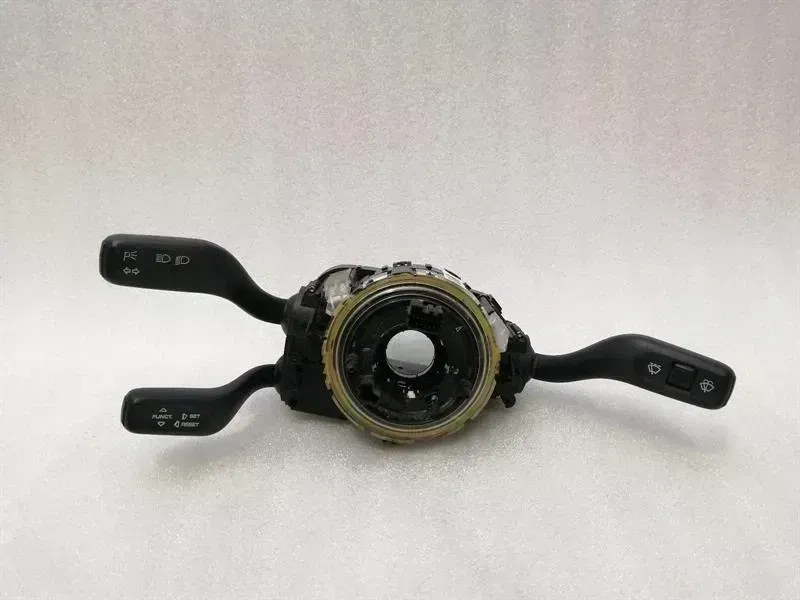 Porsche 911 (996) Porsche 911 997 wiper stalks 99761329102 indicator switch steering column switch Body type: Convertible
Fuel: Petrol