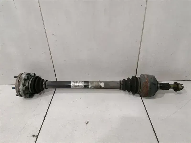 Porsche 911 (997) Porsche 911 997 GT3 left rear drive shaft 99733202402 drive shaft rear left Body type: Coupe
Fuel: Petrol
