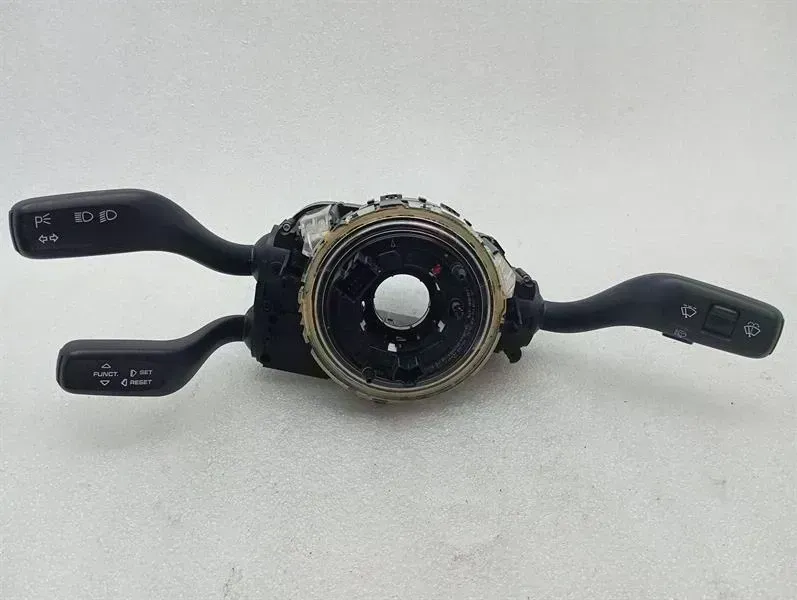 Porsche 911 (997) Porsche 911 997 wiper stalks 99761329102 indicator switch steering column switch Body type: Coupe
Fuel: Petrol