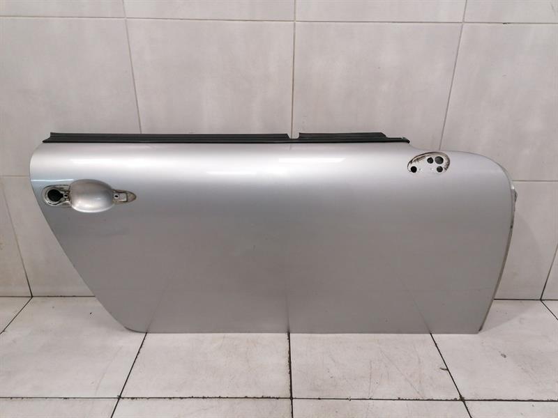 Porsche 911 (993) Porsche 911 993 Right Front Door 99353100603 RIGHT HANDLE RHD Body type: Targa
Fuel: Petrol