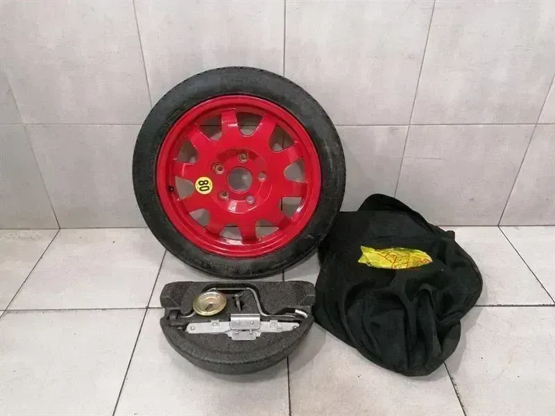 Porsche 911 (996) Porsche 911 996 Alloy Wheel Saver Kit 99636213001 Jack 3.5JX17 ET19 Body type: Convertible
Fuel: Petrol