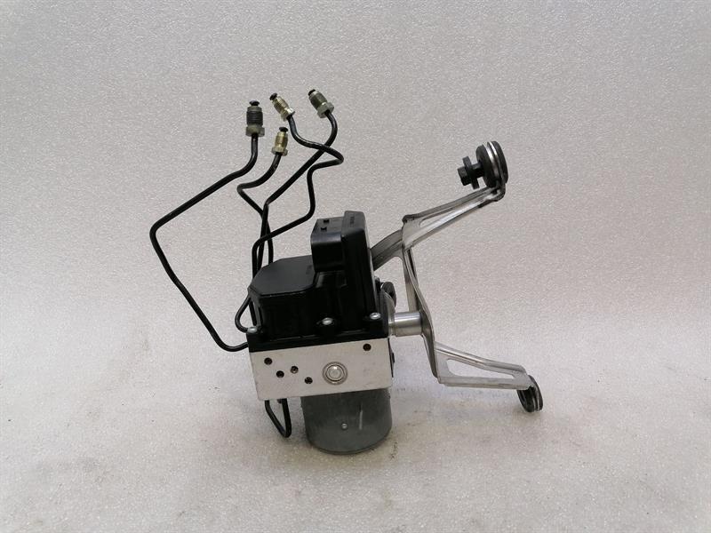 Porsche 911 (996) Porsche 911 996 A.B.S Pump 99635575506 ABS Pump Hydraulic Block Body type: Convertible
Fuel: Petrol