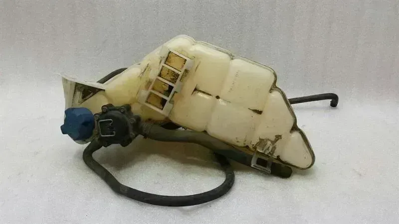 Porsche 911 (996) Porsche 911 997 expansion tank 99610605703 expansion tank cooling water Body type: Coupe
Fuel: Petrol