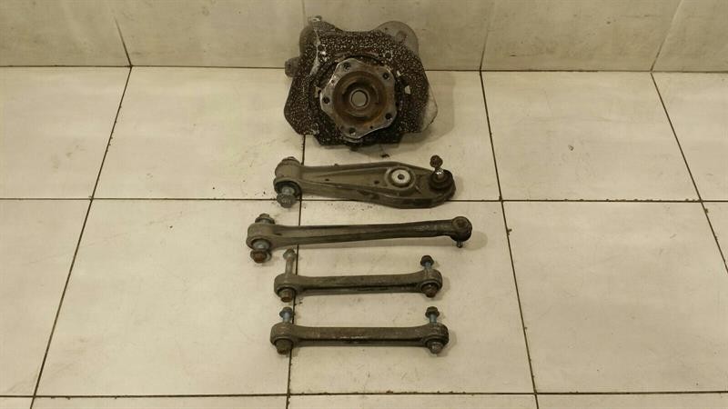 Porsche 911 (996) Porsche 911 997 Right Rear Hub 99733161207 Wheel Bearing Housing Rear Right Body type: Coupe
Fuel: Petrol