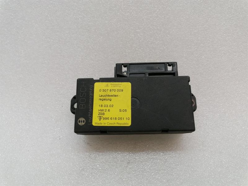 Porsche 911 (996) Porsche 911 996 electronic module 99661805110 control unit light module xenon Body type: Convertible
Fuel: Petrol