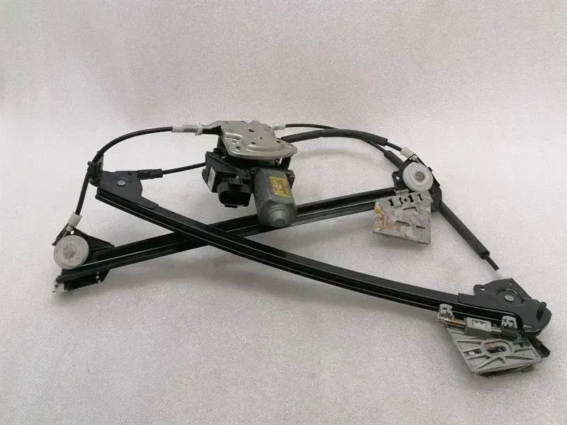 Porsche 911 (996) Porsche 911 996 Right Front Door Winder 99662410204 Window Regulator Front Right Body type: Convertible
Fuel: Petrol