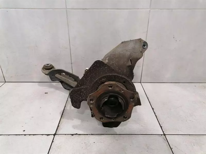 Porsche 911 (996) Porsche 911 996 Left Front Hub 99634115504 Wheel Bearing Housing Front Left 4S Body type: Convertible
Fuel: Petrol