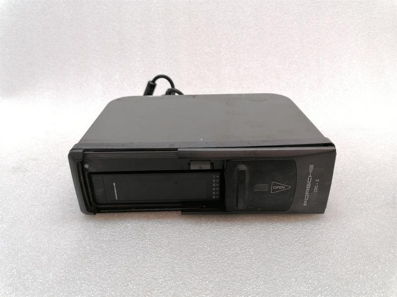 Porsche 911 (996) Porsche 911 996 CD Changer 99364513000 CD Changer Body type: Convertible
Fuel: Petrol