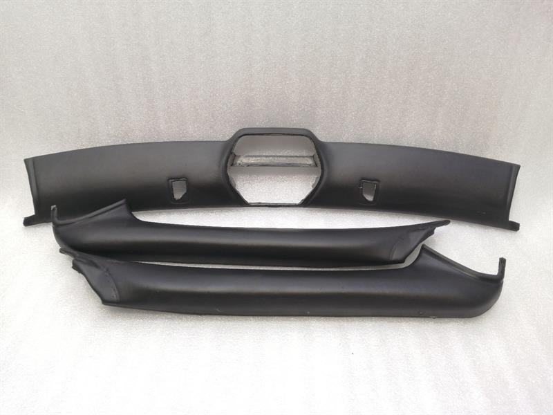 Porsche 911 (996) Porsche 911 996 Overhead And A Post Cover Leather 99655518110 Trim Leather Body type: Convertible
Fuel: Petrol