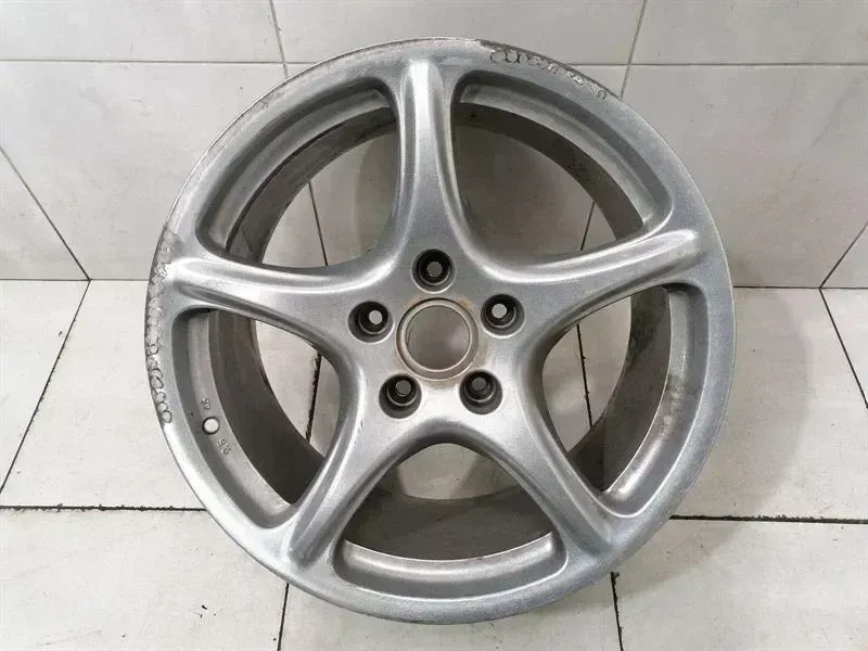 Porsche 911 (996) Porsche 911 997 alloy wheel 99736215806 alloy wheel classic wheel, 9.5J x 19 ET46 Body type: Coupe
Fuel: Petrol