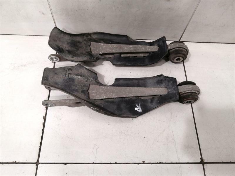 Porsche 911 (996) Porsche 911 996 Front Wishbone SET 99634114303 Front Side Handlebar SET Body type: Convertible
Fuel: Petrol