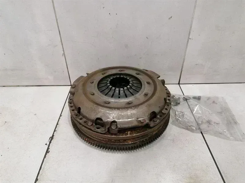 Porsche 911 (996) Flywheel + Clutch Basket Porsche 911 997 Flywheel + Clutch Basket 997116...