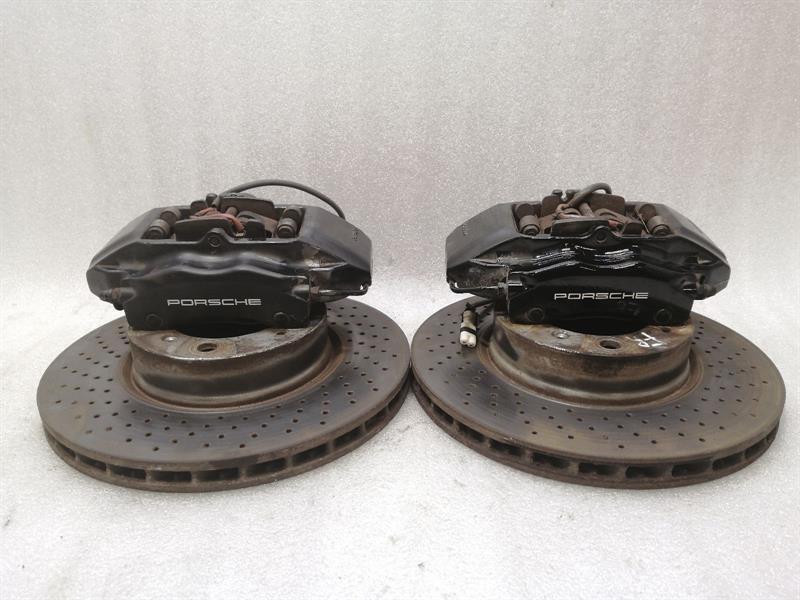 Porsche 911 (996) Porsche 911 996 987 997 986 Front Brake Set 99635142501 Front Brake System Set Body type: Convertible
Fuel: Petrol