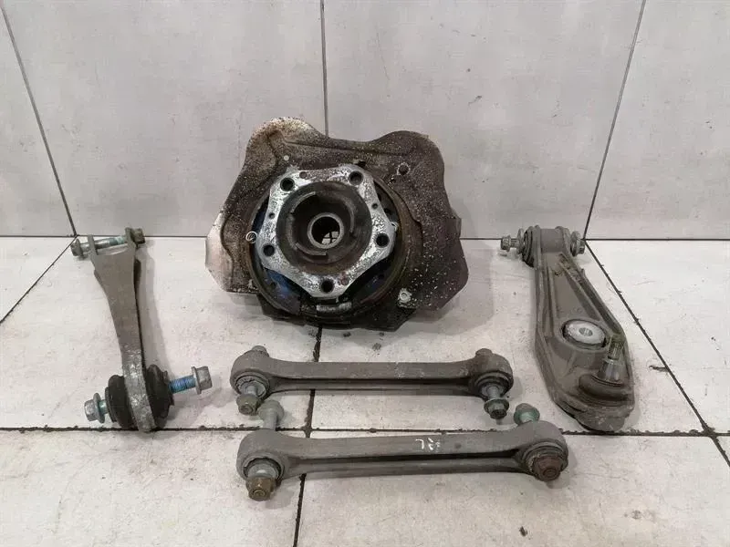 Porsche 911 (996) Porsche 911 997 Left Rear Hub Set 99733161106 Wheel Bearing Housing Rear Left Set Body type: Coupe
Fuel: Petrol