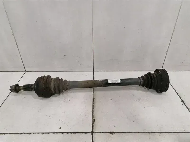 Porsche 911 (996) Porsche 911 997 left rear drive shaft 99733202402 drive shaft rear left Body type: Coupe
Fuel: Petrol