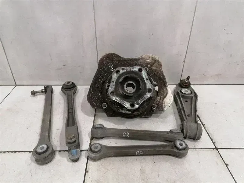 Porsche 911 (996) Porsche 911 997 Right Rear Hub 99733161206 Wheel Bearing Housing Rear Re SET SET Body type: Coupe
Fuel: Petrol