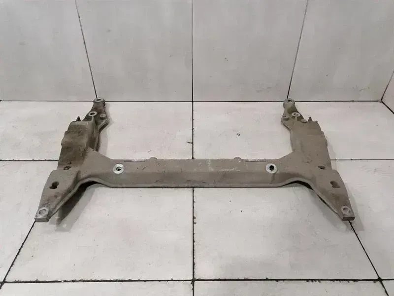 Porsche 911 (996) Porsche 911 996 Beam Subframe Front 99634110119 Front Axle Beam Body type: Coupe
Fuel: Petrol