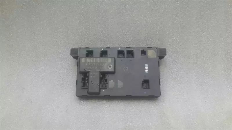 Mercedes-Benz SLK (R171) Electronic module Mercedes SLK R171 right door module A1718200626...