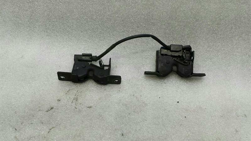 Mercedes-Benz SLK (R171) konepellin lukitus Mercedes SLK R171 Bonnet Lock A2308800060 Bonne...