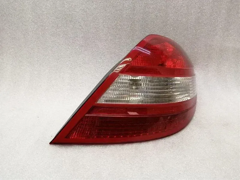 Mercedes-Benz SLK (R172) 2011-2020 Mercedes SLK R171 right rear light A1718200264 tail light rear right