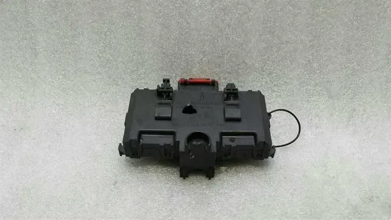 Mercedes-Benz CLK (W209) Mercedes CLK W209 Fuse Box A2035450803 Fuse Box Relay Relay Body type: Coupe
Fuel: Petrol