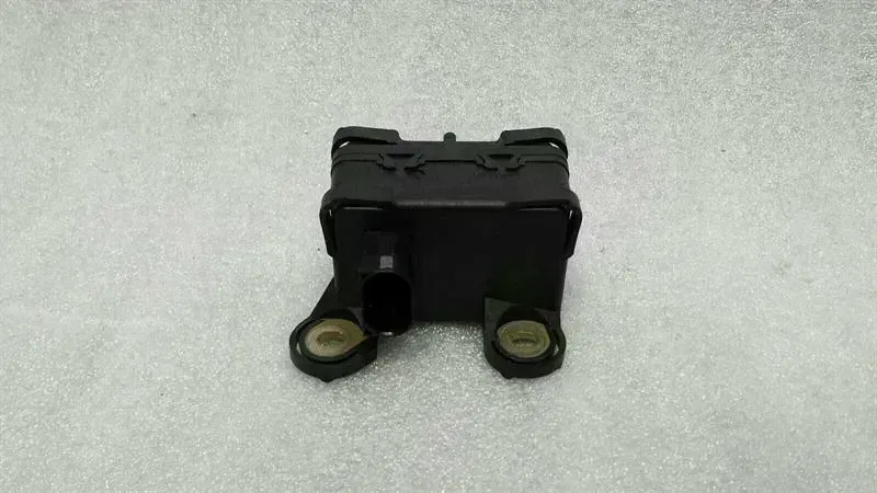 Mercedes-Benz CLK (W209) Mercedes CLK W209 YAW Rate Sensor A0045429218 Rotation Rate Sensor Body type: Coupe
Fuel: Petrol