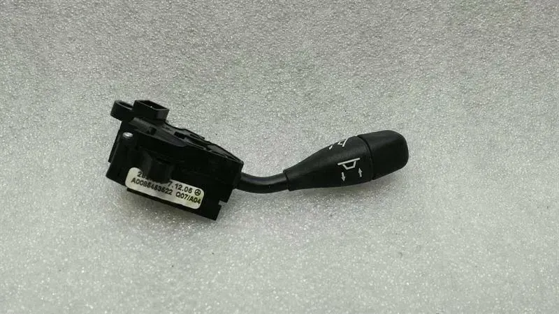 Mercedes-Benz CLK (W209) Mercedes CLK W209 Steering Tilt Switch A0085453522 Steering Wheel Adjustment Switch Body type: Coupe
Fuel: Petrol
