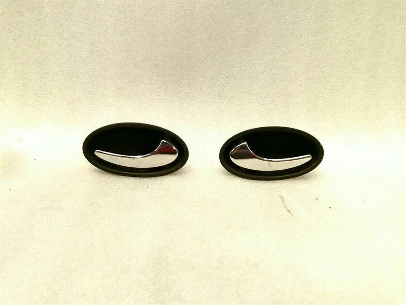 Mercedes-Benz CLK (W209) Mercedes CLK W209 Door Inner Handle Set A2097600361 Interior Door Handle Set Body type: Coupe
Fuel: Petrol