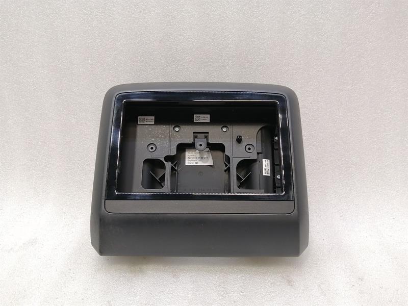 Mercedes-Benz A (W169) Mercedes S-Class W221 Rear Enterteinment Cover A2219180100 Cover Trim Body type: Saloon
Fuel: Hybrid