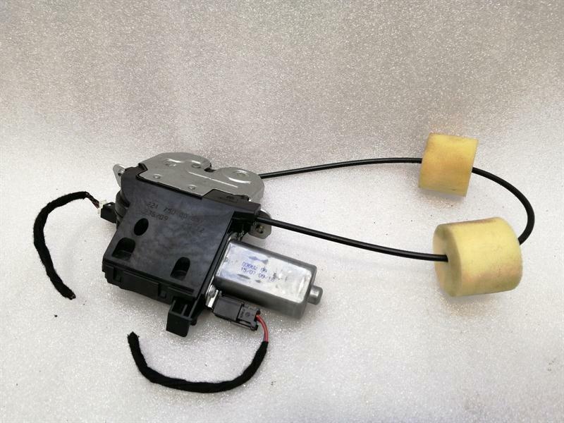 Mercedes-Benz A (W169) Mercedes S-Class W221 W216 Boot Lock A2217500085 Tailgate Lock Body type: Saloon
Fuel: Hybrid