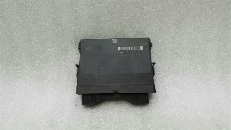 Mercedes-Benz CLK (W209) Mercedes CLK W209 rear electronic module A2098205226 control unit rear ECU Body type: Coupe
Fuel: Petrol