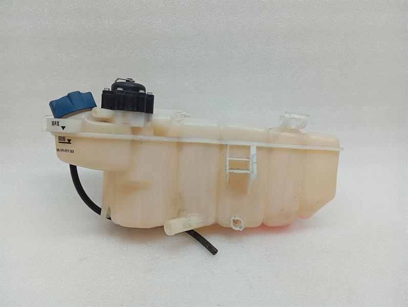 Porsche 911 (997) Porsche 911 997 GT3 expansion tank 99610605703 expansion tank coolant Body type: Coupe
Fuel: Petrol