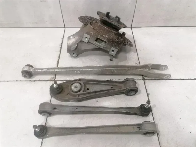 Porsche Boxster (987) Porsche Cayman 987 Left Rear Hub 98733165706 Wheel Bearing Housing Rear Left