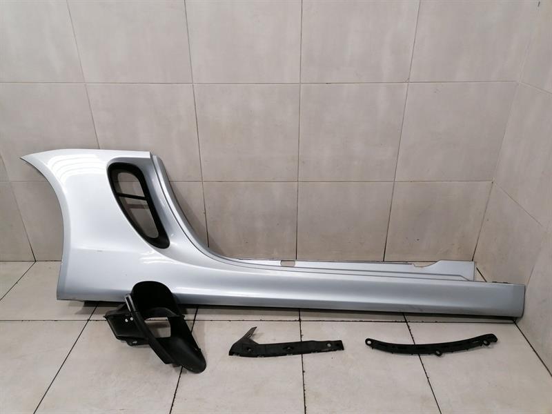 Porsche Boxster (981) Porsche Cayman 981 Right Side Skirt 98150466206 Side Sills Right Body type: Coupe
Fuel: Petrol
