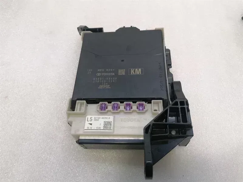 Lexus RX XUS RX RX450h AL20 Electronic Module 89221-48630 Control Unit BCM Body type: SUV
Fuel: Hybrid