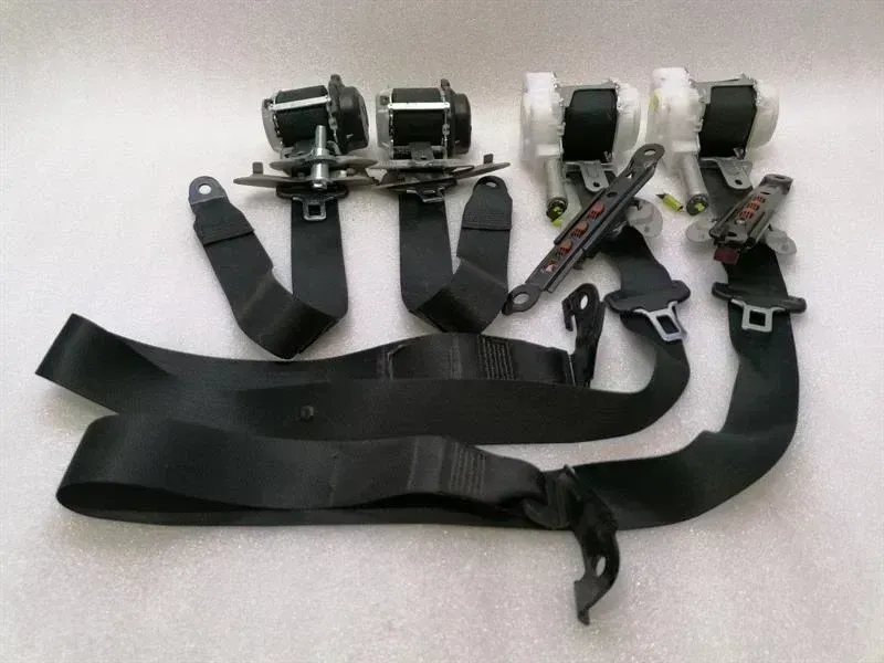 Lexus RX LEXUS RX RX450h AL20 seatbelt set seat belt set Body type: SUV
Fuel: Hybrid