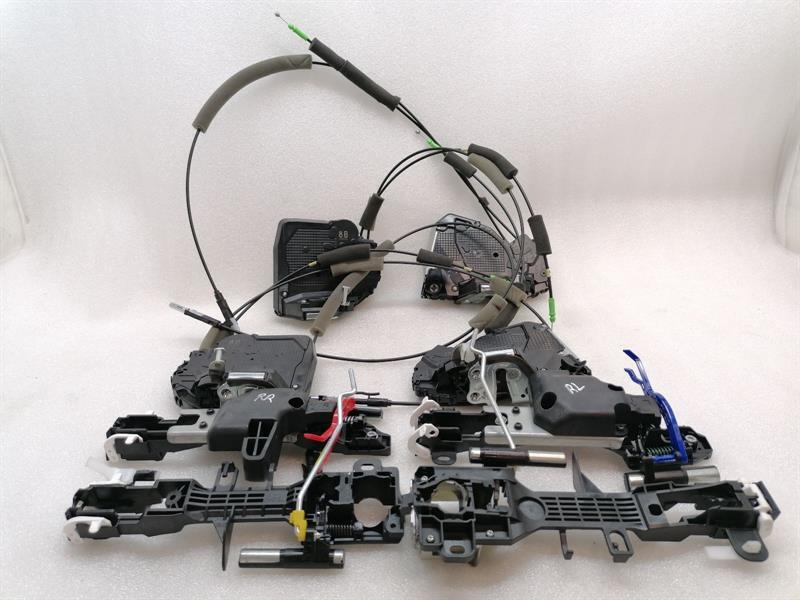 Lexus RX RXUS RX RX450h AL20 Door Lock RHD SET 69040-53130 Door Lock RHD SET Body type: SUV
Fuel: Hybrid